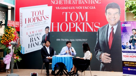 Tom Hopkins giao lưu với độc giả Việt Nam