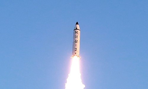 Tên lửa đạn đạo Triều Tiên trong một lần phóng thử. Ảnh: SCMP