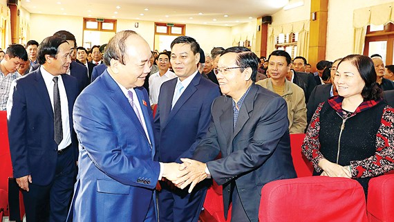 Thủ tướng Nguyễn Xuân Phúc với các đại biểu