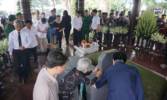 Lễ an táng nguyên Thủ tướng Phan Văn Khải ảnh 12