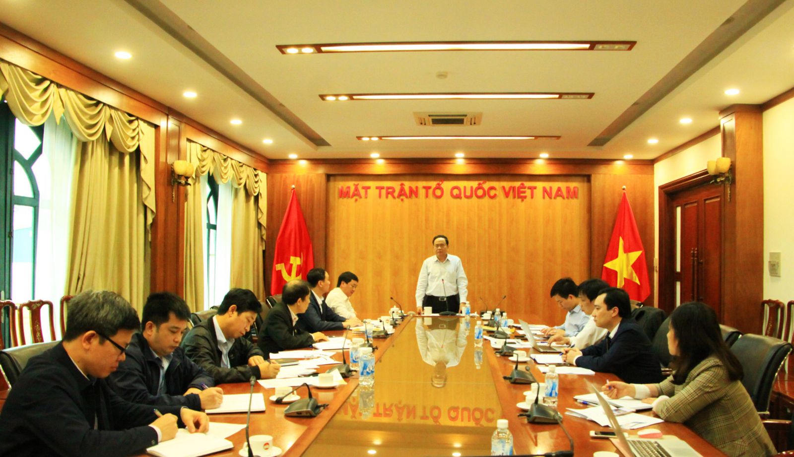 Description: Chủ tịch Ủy ban Trung ương MTTQ Việt Nam Trần Thanh Mẫn phát biểu tại cuộc họp. Ảnh: TA