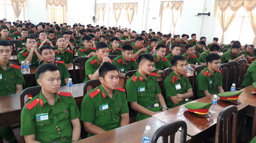 Sinh viên Cao đẳng CSND II tham gia hoạt động thực tế tại Bến Cầu - Báo Tây  Ninh Online