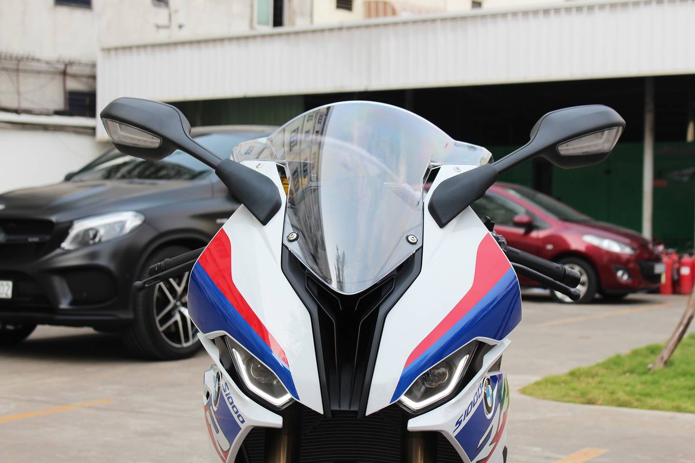 Siêu môtô BMW M1000RR 2022 đầu tiên về Việt Nam  VnExpress