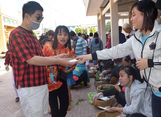 Độc đáo phiên "chợ lá" rằm tháng Giêng - Báo Tây Ninh Online
