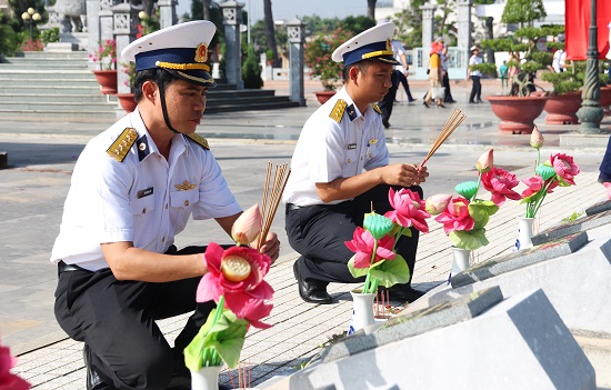 Trường Cao đẳng Kỹ thuật Hải quân: trao tặng gần 200 triệu đồng cho các  hoạt động đền ơn đáp nghĩa - Báo Tây Ninh Online