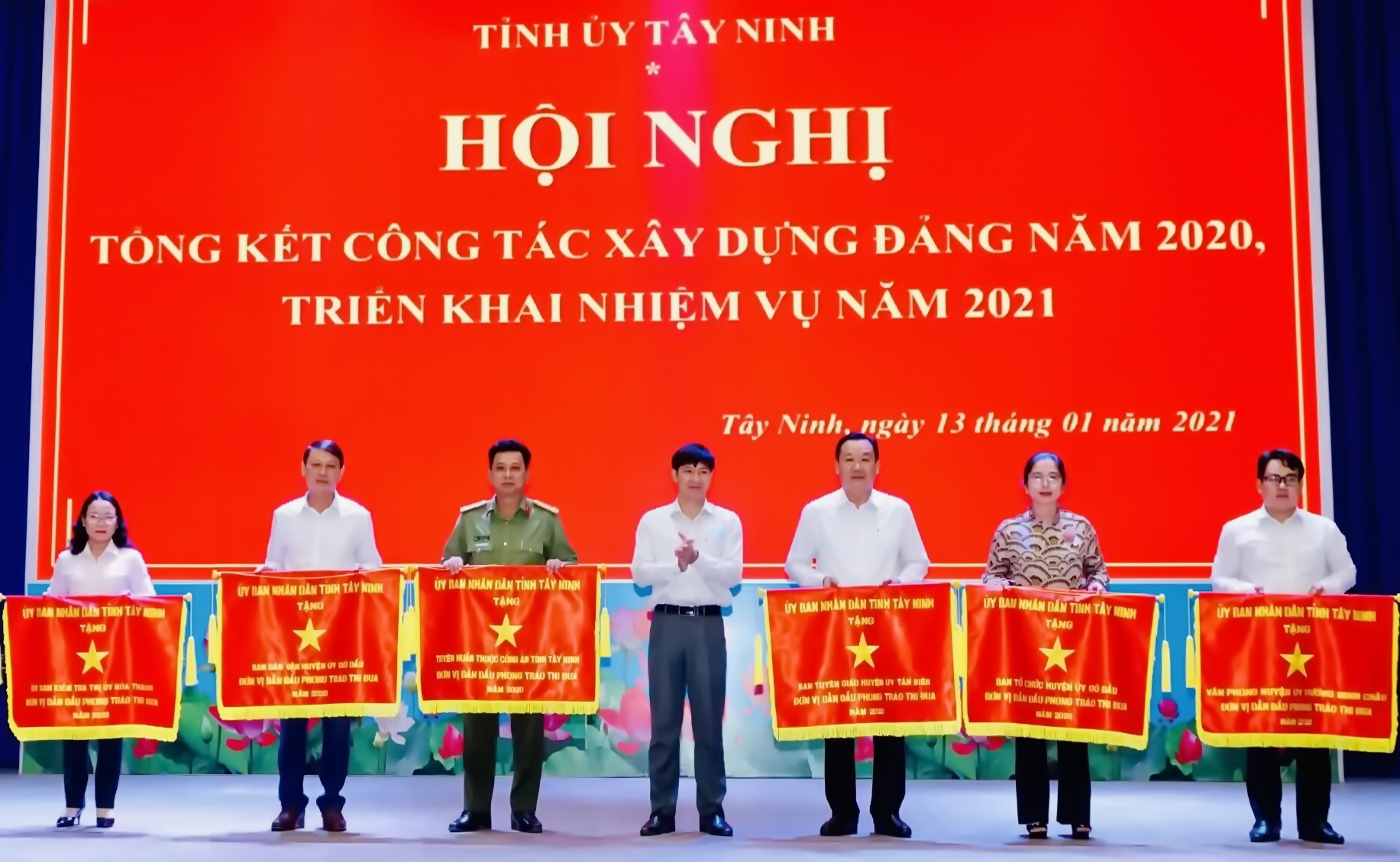 Điểm báo in Tây Ninh ngày 26.11.2021