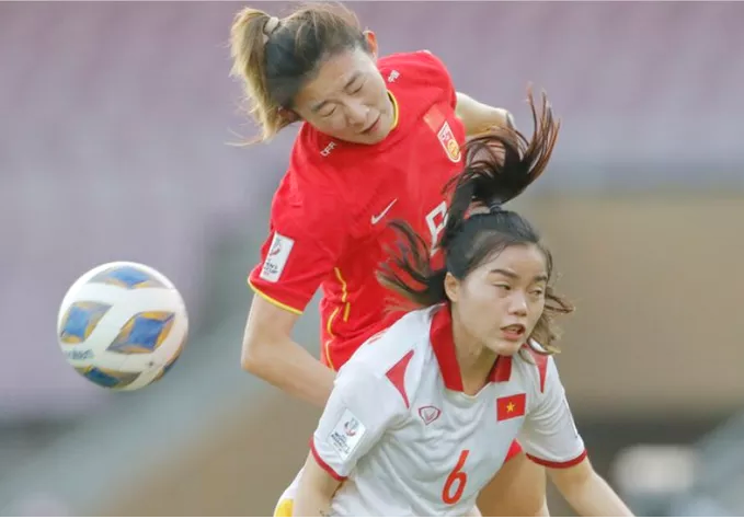 Thua ngược Trung Quốc, tuyển nữ Việt Nam đấu play-off tranh vé World Cup - Ảnh 1.