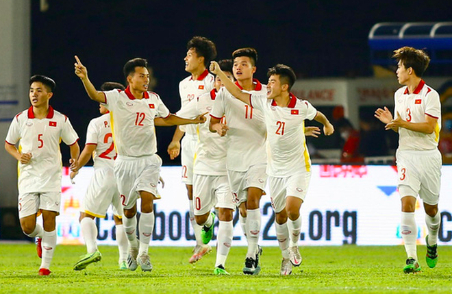 Đại thắng Singapore 7-0, U23 Việt Nam hứng khởi quyết đấu Thái Lan ảnh 1