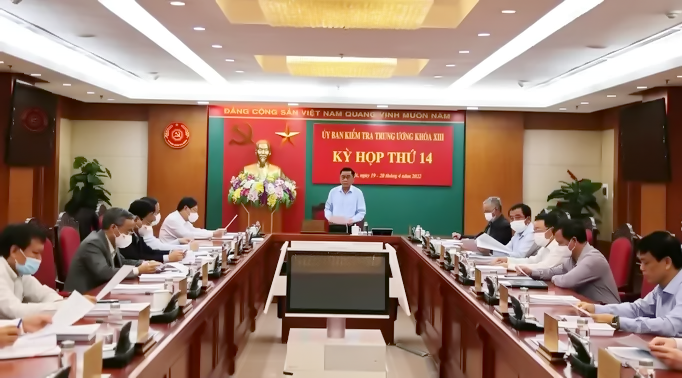 Ủy ban Kiểm tra Trung ương kỷ luật cựu Thứ trưởng Bộ Xây dựng, Chủ tịch Bình Thuận - Ảnh 1.
