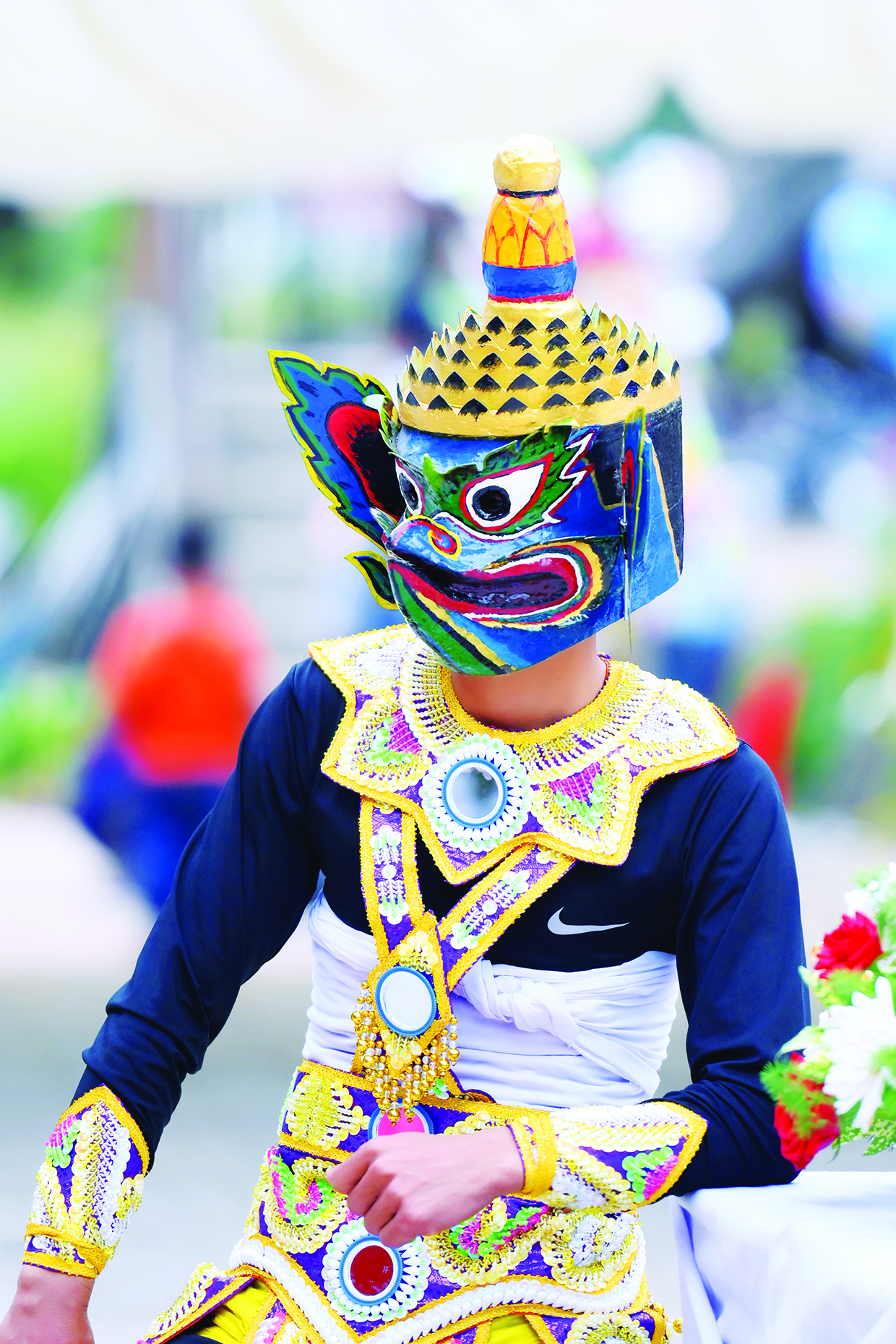 Lễ Kathina của người Khmer là một trong những lễ hội lớn nhất và được mong chờ nhất trong năm. Với nhiều hoạt động thú vị và lễ hội đầy màu sắc, người xem sẽ được đắm chìm trong không khí tươi vui và hạnh phúc. Hãy cùng tham gia và tận hưởng niềm vui của lễ hội này.