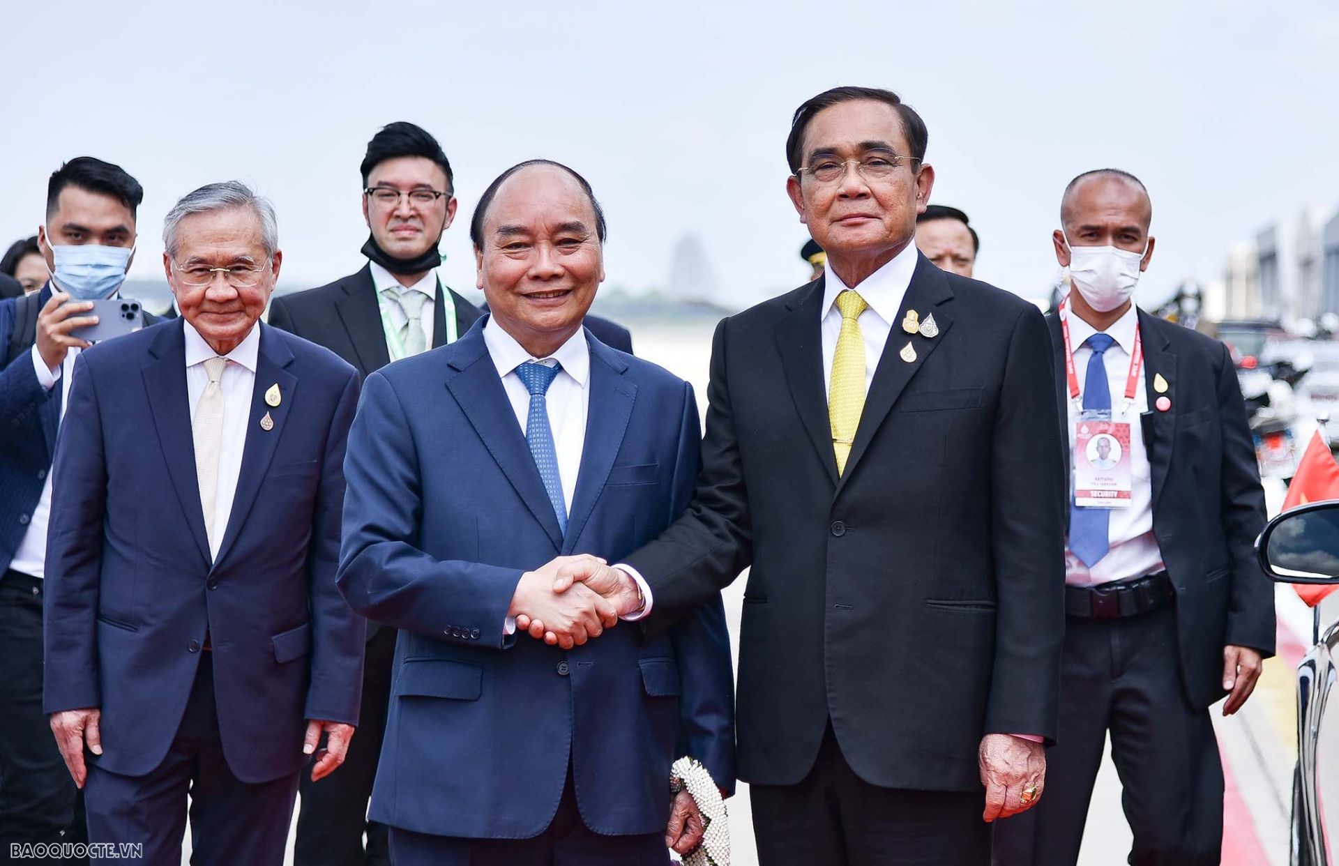 Chủ tịch nước và phu nhân đến Bangkok, bắt đầu chuyến thăm chính thức Thái Lan
