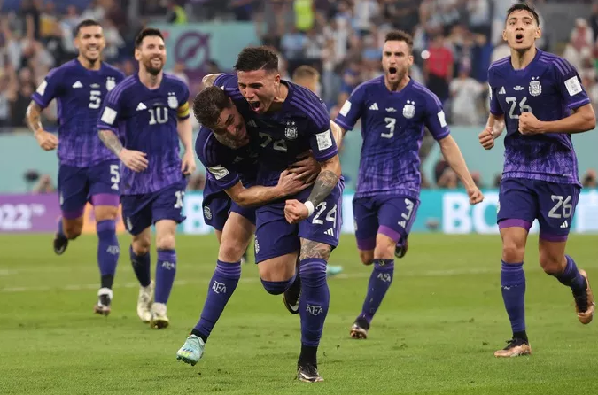 Messi sút hỏng penalty, Argentina dìu Ba Lan vào vòng 1/8 - Ảnh 6.