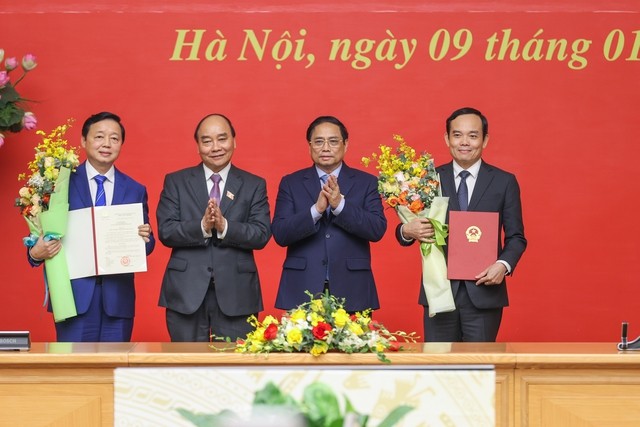 Trao quyết định bổ nhiệm các Phó Thủ tướng Trần Lưu Quang và Trần Hồng Hà ảnh 1