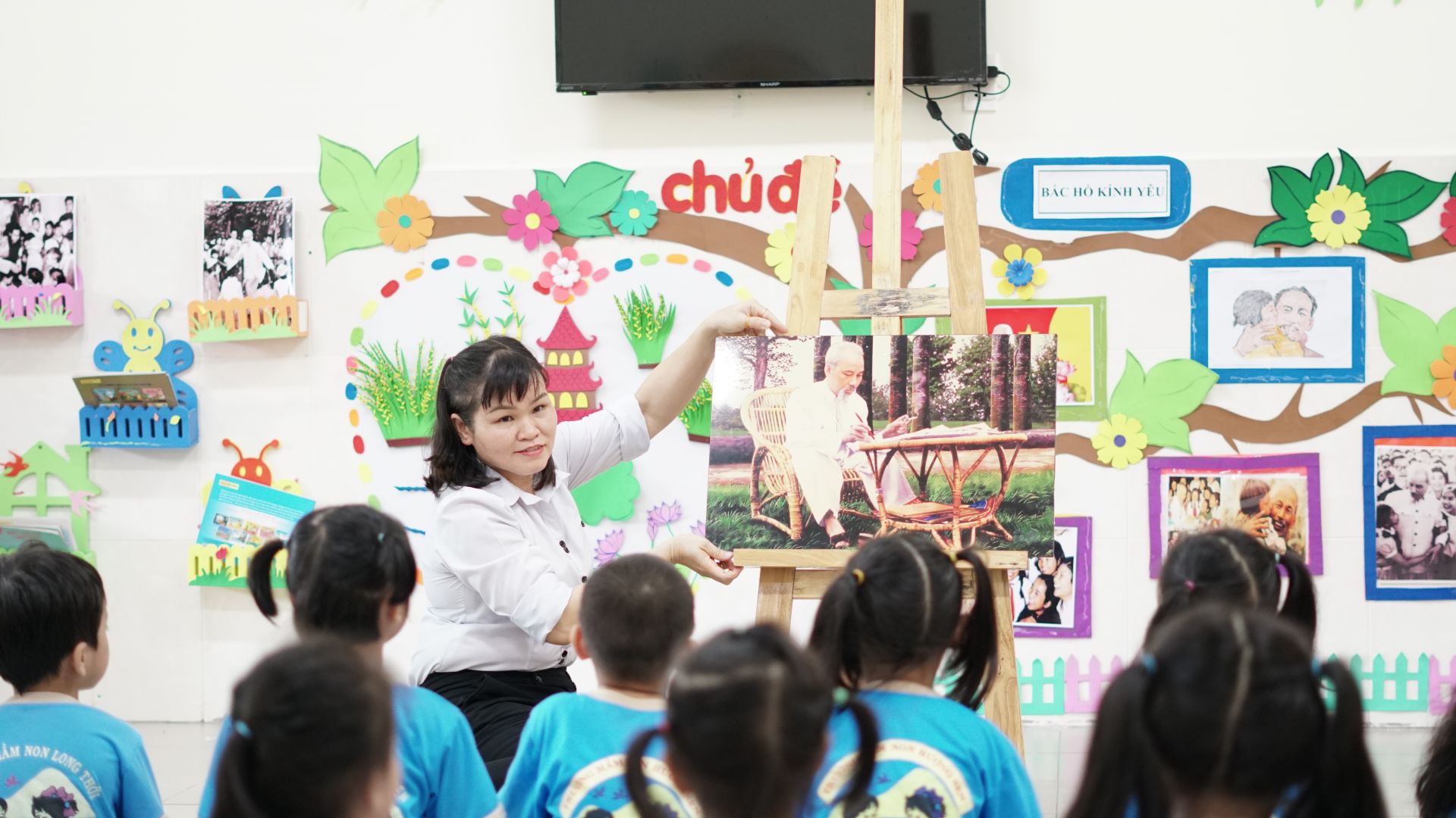 Cô giáo thiếu nhi yêu thương nghề nghiệp, tận tình vì thế trẻ con thơ - Báo Tây Ninh Online