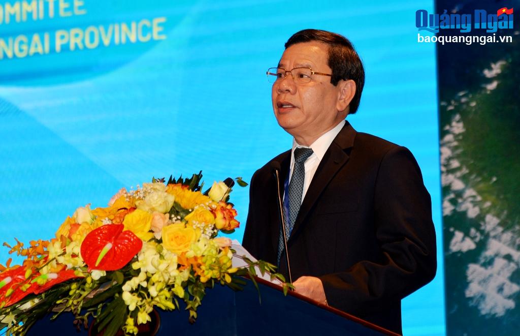 Chủ tịch UBND tỉnh Đặng Văn Minh phát biểu tại hội nghị.