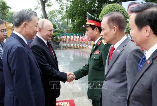 https://file1.dangcongsan.vn/data/0/images/2024/06/20/upload_11/tt-putin-tiep.jpg?dpi=150&quality=100&w=800