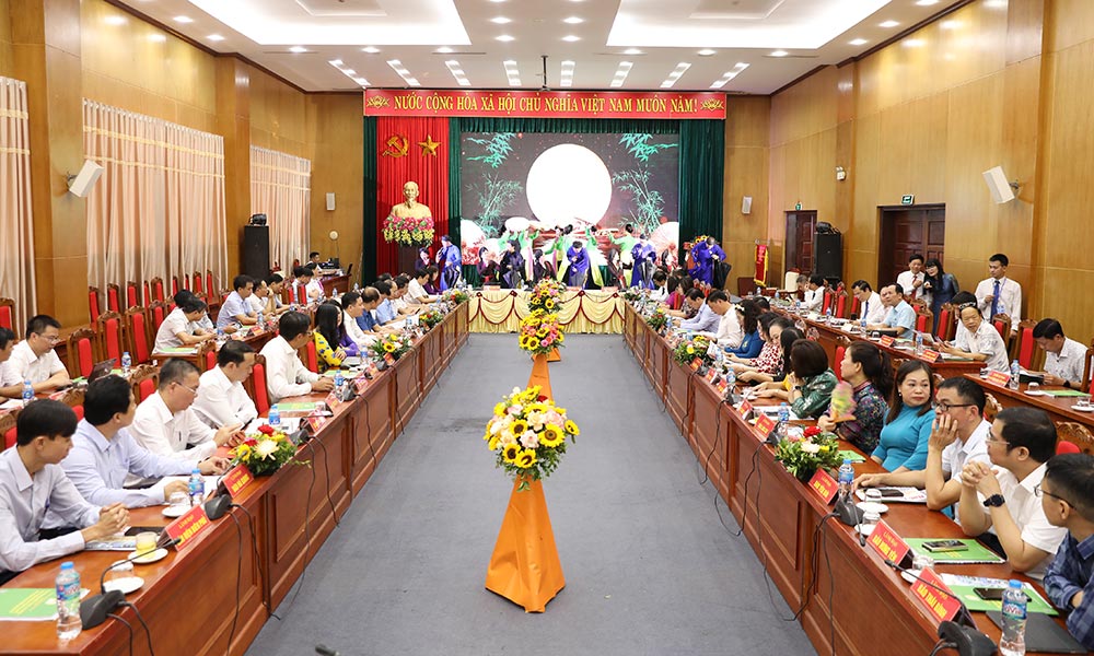 https://img.baobacgiang.vn/Medias/516/2024/10/18/01.jpg