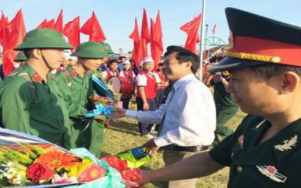 Thành phố Tây Ninh tổ chức lễ giao, nhận quân năm 2017