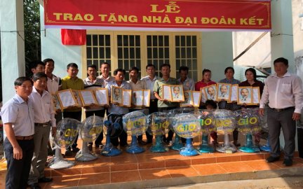 UBMTTQVN tỉnh Tây Ninh: Bàn giao 42 căn nhà ĐĐK cho người nghèo Châu Thành