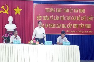 Bí thư Tỉnh uỷ Phạm Viết Thanh làm việc với cán bộ chủ chốt ngành Toà án tỉnh