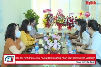 Báo Tây Ninh thăm, chúc mừng doanh nghiệp nhân ngày Doanh nhân Việt Nam