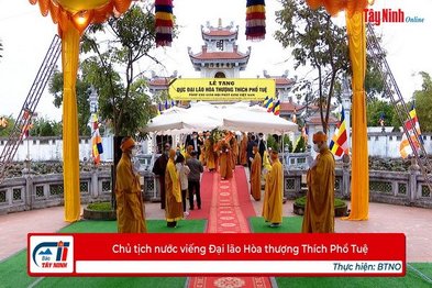 Chủ tịch nước viếng Đại lão Hòa thượng Thích Phổ Tuệ