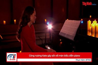 Công nương Kate gây sốt với màn biểu diễn piano