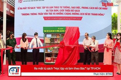 Ra mắt tủ sách “Học tập và làm theo Bác” tại TP.HCM