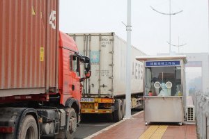 Tạm dừng tiếp nhận phương tiện chở hoa quả tươi Việt Nam lên cửa khẩu của tỉnh Lào Cai và Quảng Ninh để xuất khẩu