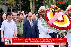 Chủ tịch nước Nguyễn Xuân Phúc tưởng nhớ các anh hùng liệt sĩ, tặng quà cựu chiến binh Điện Biên Phủ