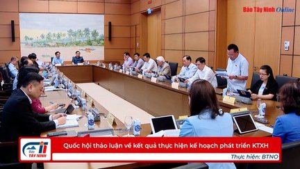 Quốc hội thảo luận về kết quả thực hiện kế hoạch phát triển KTXH