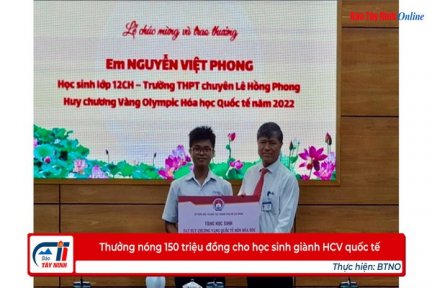 Thưởng nóng 150 triệu đồng cho học sinh giành HCV quốc tế