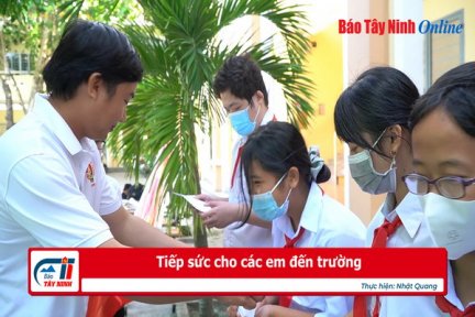 Tiếp sức cho các em học sinh đến trường