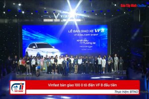 Vinfast bàn giao 100 ô tô điện VF 8 đầu tiên