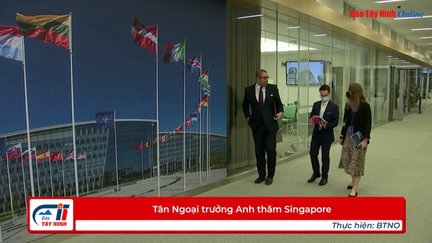 Tân Ngoại trưởng Anh thăm Singapore