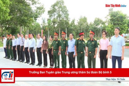 Trưởng Ban Tuyên giáo Trung ương thăm Sư đoàn Bộ binh 5