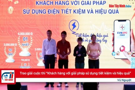 Trao giải cuộc thi “Khách hàng với giải pháp sử dụng tiết kiệm và hiệu quả”