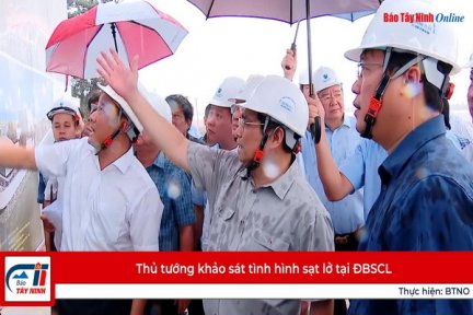 Thủ tướng khảo sát tình hình sạt lở tại ĐBSCL