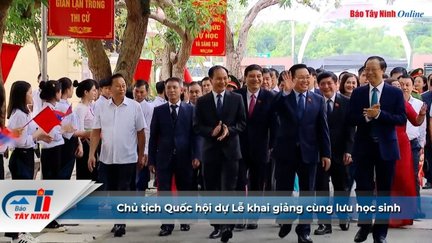 Chủ tịch Quốc hội dự Lễ khai giảng cùng lưu học sinh