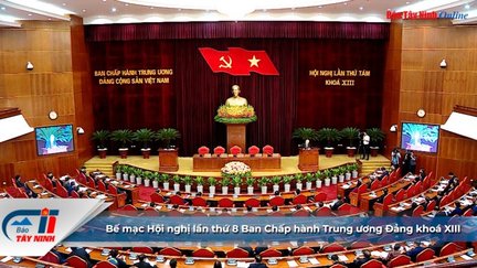 Bế mạc Hội nghị lần thứ 8 Ban Chấp hành Trung ương Đảng kháo XIII