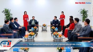 Thủ tướng thăm Công ty sản xuất chip bán dẫn tại Bắc Giang