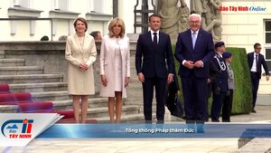 Tổng thống Pháp thăm Đức