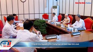 Tổng Bí thư Nguyễn Phú Trọng họp với lãnh đạo chủ chốt
