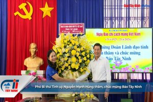 Phó Bí thư Tỉnh uỷ Nguyễn Mạnh Hùng thăm, chúc mừng Báo Tây Ninh