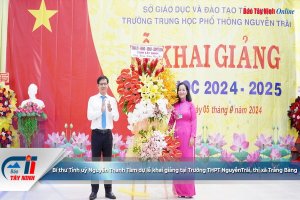 Bí thư Tỉnh uỷ Nguyễn Thành Tâm dự lễ khai giảng tại Trường THPT NguyễnTrãi, thị xã Trảng Bàng