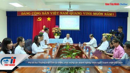 Phó Bí thư Thường trực Tỉnh ủy thăm, chúc mừng các doanh nghiệp nhân ngày Doanh nhân Việt Nam