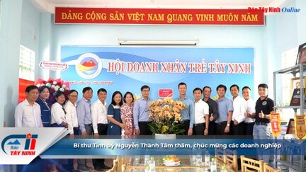 Bí thư Tỉnh uỷ Nguyễn Thành Tâm thăm, chúc mừng các doanh nghiệp