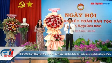 Bí thư Tỉnh uỷ Nguyễn Thành Tâm dự Ngày hội Đại đoàn kết toàn dân tộc tại xã Long Vĩnh