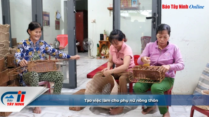 Tạo việc làm cho phụ nữ nông thôn