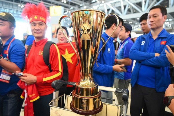 Trực tiếp: Đội tuyển Việt Nam về nước sau chức vô địch ASEAN Cup 2024 lịch sử